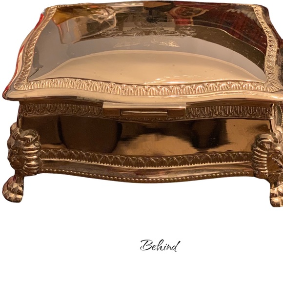 Royal Princess Vintage Lion Head Paw-Footed Silver Plate Jewelry Box. - Picture 6 of 6